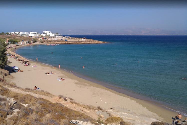Punda beach Paros boat rental service - Experience the island's turquoise waters in style